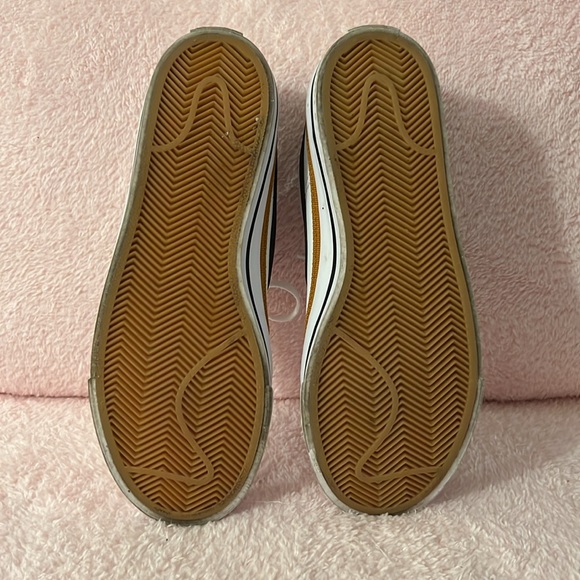 Nike Court Legacy Sneakers - Picture 10 of 14